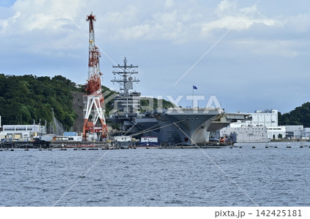 横須賀軍港めぐりツアーの観光船からの風景 142425181