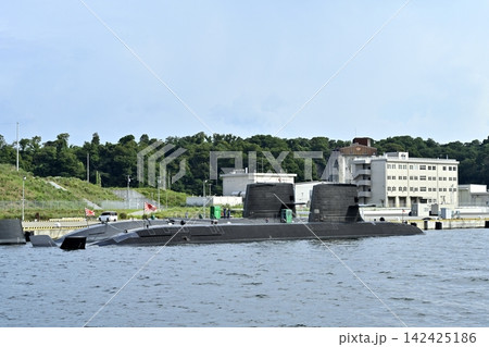 横須賀軍港めぐりツアーの観光船からの風景 142425186