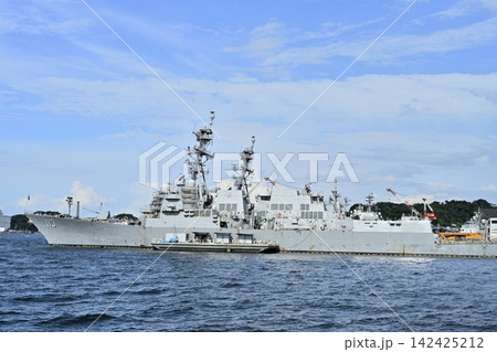 横須賀軍港めぐりツアーの観光船からの風景 142425212