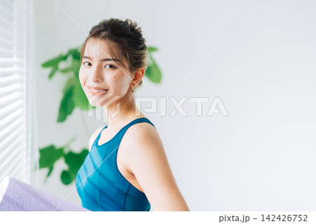 若い女性のフィットネスイメージ 若い女性のフィットネスイメージ 142426752