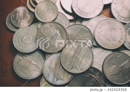 昭和レトロな記念硬貨 昭和レトロな記念硬貨 142428308