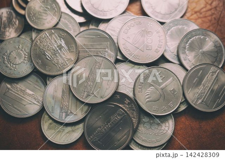 昭和レトロな記念硬貨 昭和レトロな記念硬貨 142428309