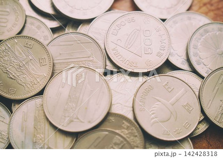 昭和レトロな記念硬貨 142428318