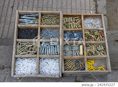 Screws Dowels Pins Tray Screws Dowels Pins Tray 142435227