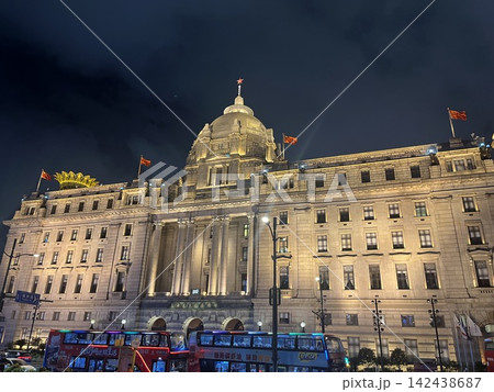 中国　上海　外灘の夜景 142438687