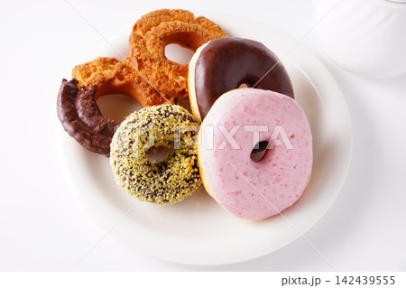 おいしいドーナツいっぱい おいしいドーナツいっぱい 142439555