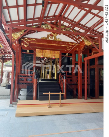 誰もいない神社 142442821