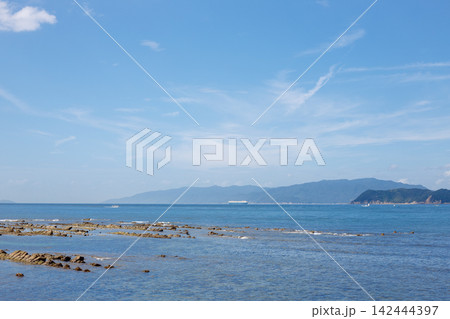 淡嶋神社横の海 142444397