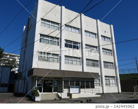 三浦市役所（本館） 142445062
