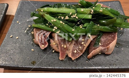 肉 肉 142445376