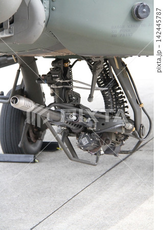 陸上自衛隊 AH-64D アパッチ 30mm機関砲 チェーンガン クローズアップ 陸上自衛隊 AH-64D アパッチ 30mm機関砲 チェーンガン クローズアップ 142445787