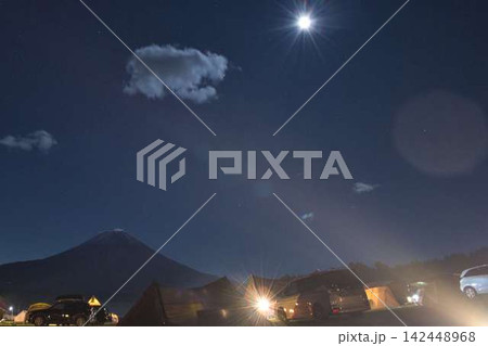 ふもとっぱらキャンプ場の美しい夜景 ふもとっぱらキャンプ場の美しい夜景 142448968