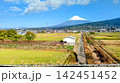 新幹線から見た富士山 142451452