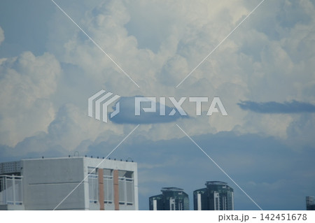 Cityscape of Seoul featuring modern residential buildings and mountain skyline Cityscape of Seoul featuring modern residential buildings and mountain skyline 142451678