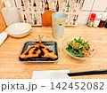 揚げ物で一杯 142452082