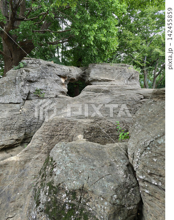 This is Yongmun Rock in Samcheok, Gangwon-do. 142455859