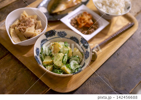 ポテトサラダとタケノコの煮物 ポテトサラダとタケノコの煮物 142456688