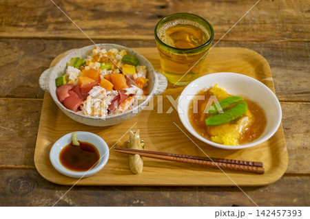 ちらし寿司とかに玉 142457393