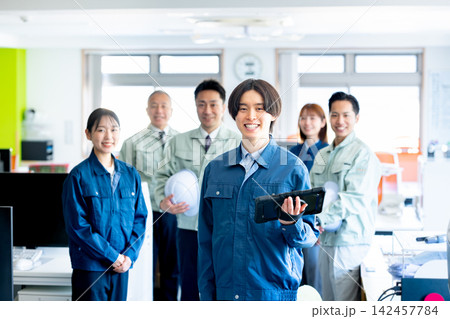 若手技術者 142457784