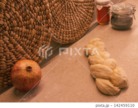 Celebration of Rosh Hashanah with traditional foods 142459110