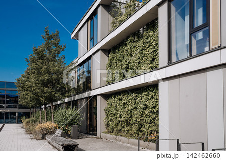 Modern Gilching Town Hall - Contemporary Architecture With Green Wall Installation - Bavarian Municipal Building With Vertical Garden Elements Modern Gilching Town Hall - Contemporary Architecture With Green Wall Installation - Bavarian Municipal Building With Vertical Garden Elements 142462660