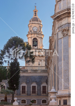 Historic Clock and Bell Tower in Catania, Sicily, Italy Historic Clock and Bell Tower in Catania, Sicily, Italy 142463110