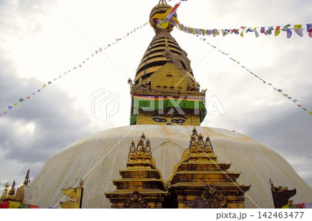 スワヤンブナート仏塔 ネパール・カトマンズ 142463477