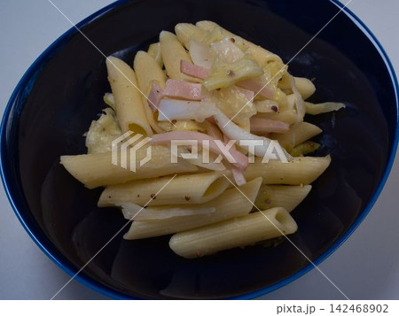 マカロニサラダ、手作り、手料理、妻の手料理、家庭の味、我が家の味、愛情料理、夕食、晩御飯、家庭の食卓 142468902