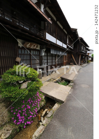 長野 南木曽 妻籠宿 重伝建地区の古い街並み 長野 南木曽 妻籠宿 重伝建地区の古い街並み 142471232