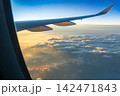 飛行機から見た雲 142471843