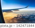 飛行機から見た雲 142471844