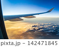 飛行機から見た雲 142471845