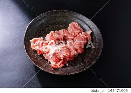 国産豚肉小間切れ 142471906