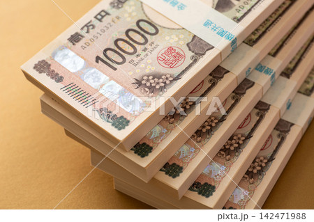 500万円分の札束 142471988