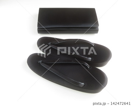 黒草履と黒バッグ 黒草履と黒バッグ 142472641