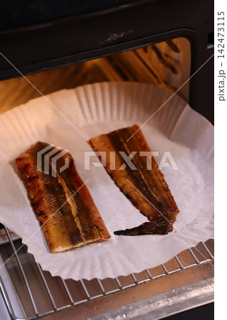 Grilled Fish Pieces in Oven Tray Grilled Fish Pieces in Oven Tray 142473115