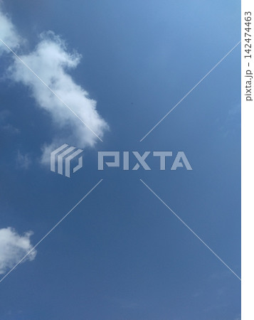 青空と曇 142474463