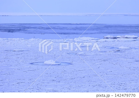 厳寒オホーツク海の流氷 厳寒オホーツク海の流氷 142479770