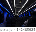 青色照明が灯る深夜の車内—静寂に包まれたブロークンヒル発バスの旅路記録 142485925
