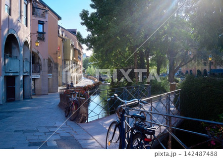 自転車のある風景 自転車のある風景 142487488