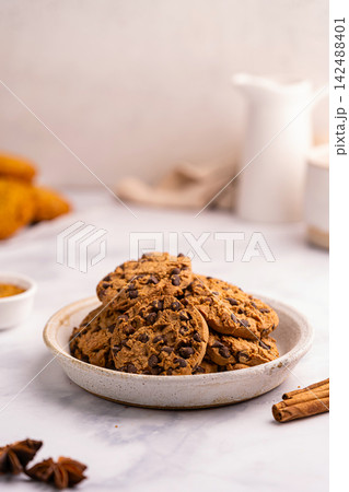 Golden chocolate chip cookies Golden chocolate chip cookies 142488401