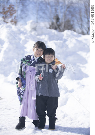 卒園式の子ども 卒園式の子ども 142491609