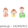 恵方巻を食べる家族の水彩イラスト 142492911