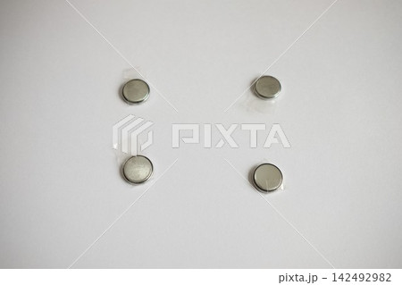 ボタン電池の廃棄方法 142492982