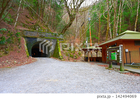 静岡県伊豆市 旧国道414号の天城山隧道 静岡県伊豆市 旧国道414号の天城山隧道 142494069