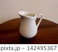 ミルクポット 142495367