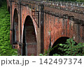 風の群馬気まま旅（旧碓氷峠鉄道の第三橋梁は約2百万個の煉瓦を使用、国内最大の赤煉瓦アーチ橋である。） 142497374
