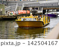 道頓堀を行く水上バス 142504167