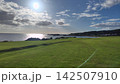 海に沈む夕日 142507910