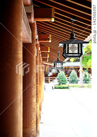 寒川神社の灯籠(秋、九月) 寒川神社の灯籠(秋、九月) 142508397